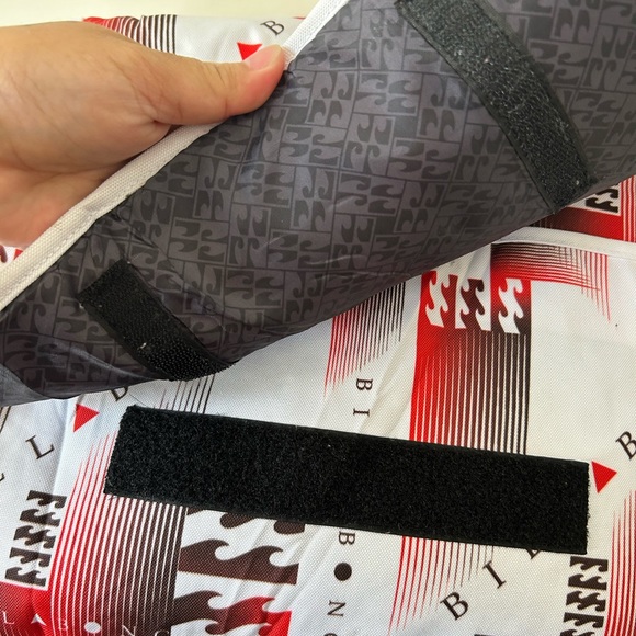 Billabong messenger bag. Size medium. Used mildly - Picture 2 of 9